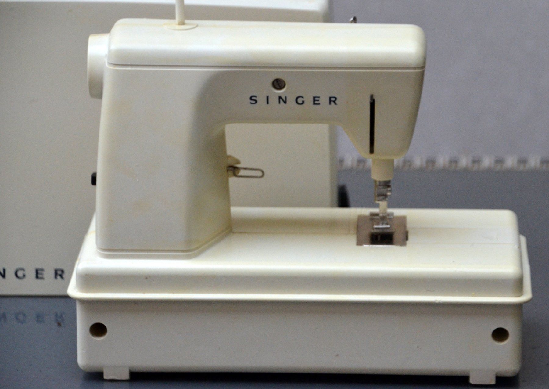 Singer Macchine da cucire: Singer Golden Panoramic  Kindernähmaschine machine à coudre – Usato da Collonges venduto da arashee 2