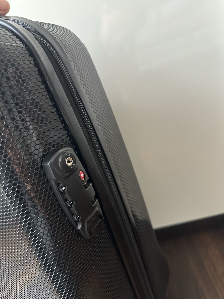 Valigie: Black cabin suitcase small hand luggage – Usato da Uster venduto da Monika_OB 5