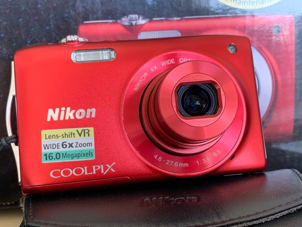 Nikon Fotocamera: Nikon COOLPIX S3300 RED 6x Zoom 16.0MP – Usato da Schaan venduto da nan_2pg2 1