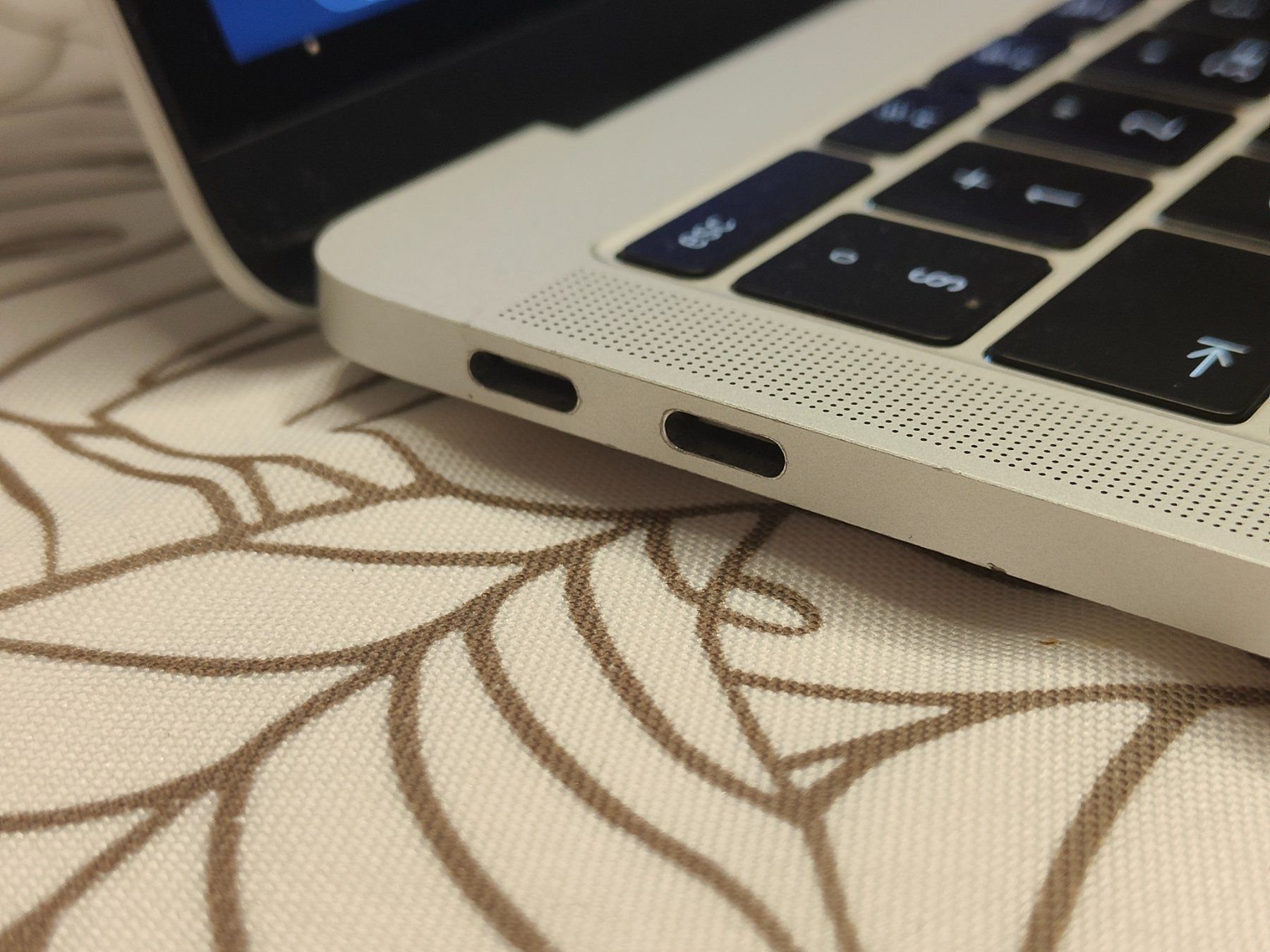Apple Notebooks: MacBook Pro 13 2017 – Defekt aus Le Mouret von  3
