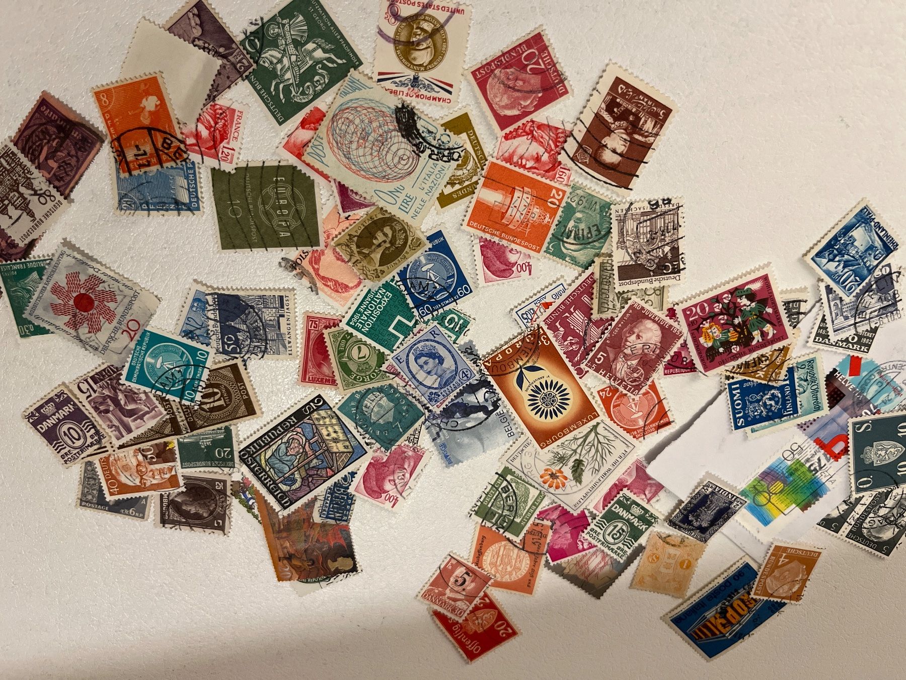 Tutti i francobolli: Lot 28: lot mit Mix Briefmarke – Usato da Chiasso venduto da AzenYa 1
