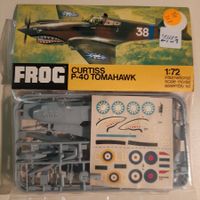 1328 ... Curtiss P-40 B Tomahawk ... Frog F 197