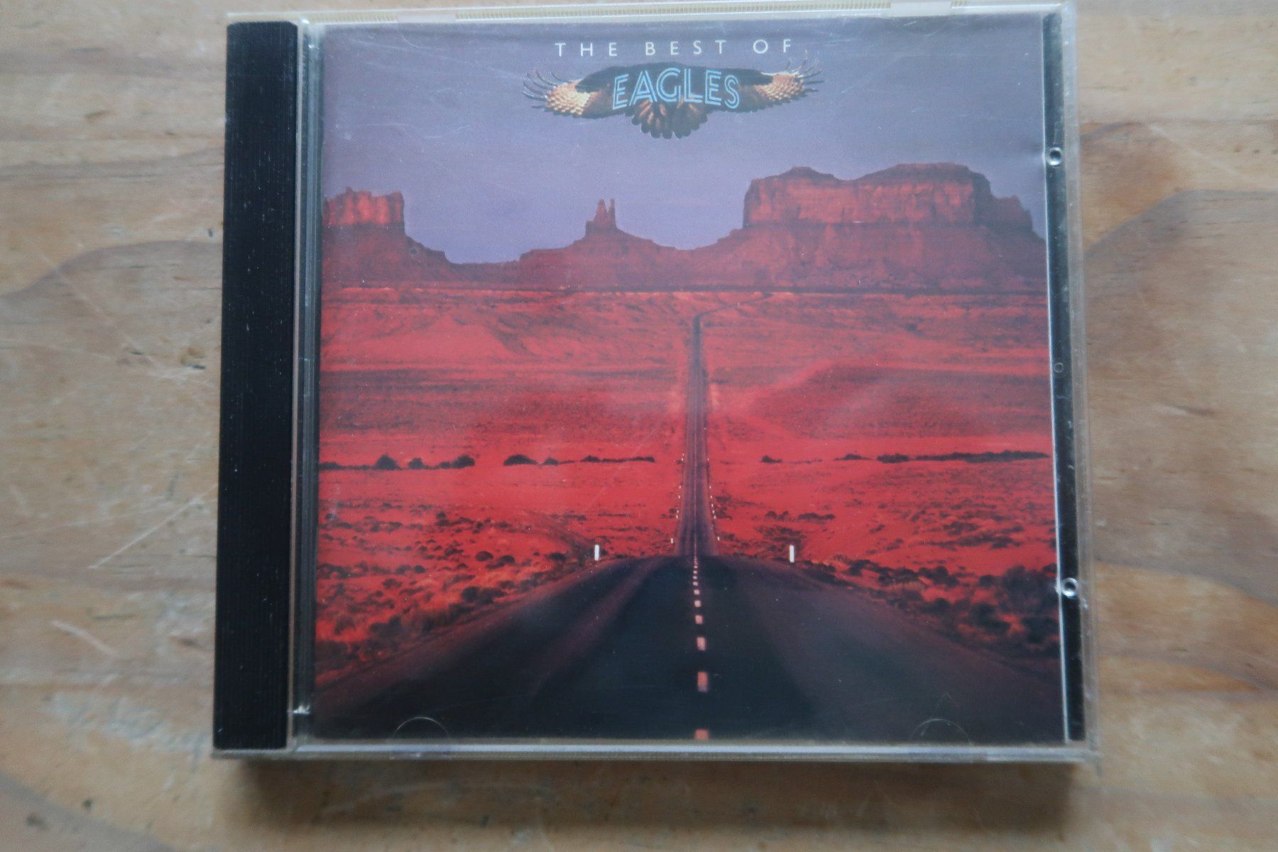 CDs: THE EAGLES - THE BEST OF - CD – Gebraucht aus Basel von Patiscat