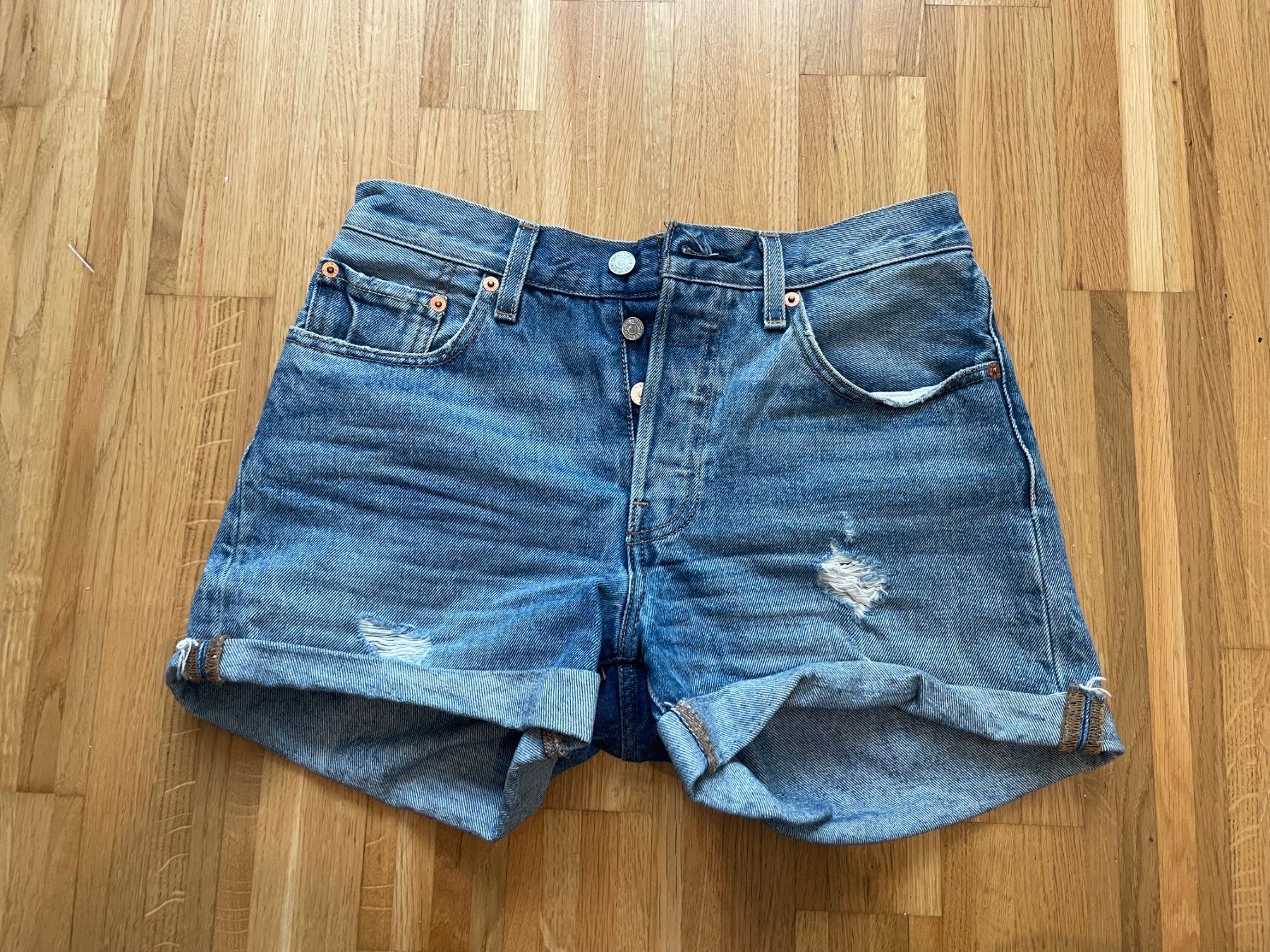 Levi's Jeans: Levis Hose 501 kurz – Usato da Wilen b. Wil venduto da mel_m69h