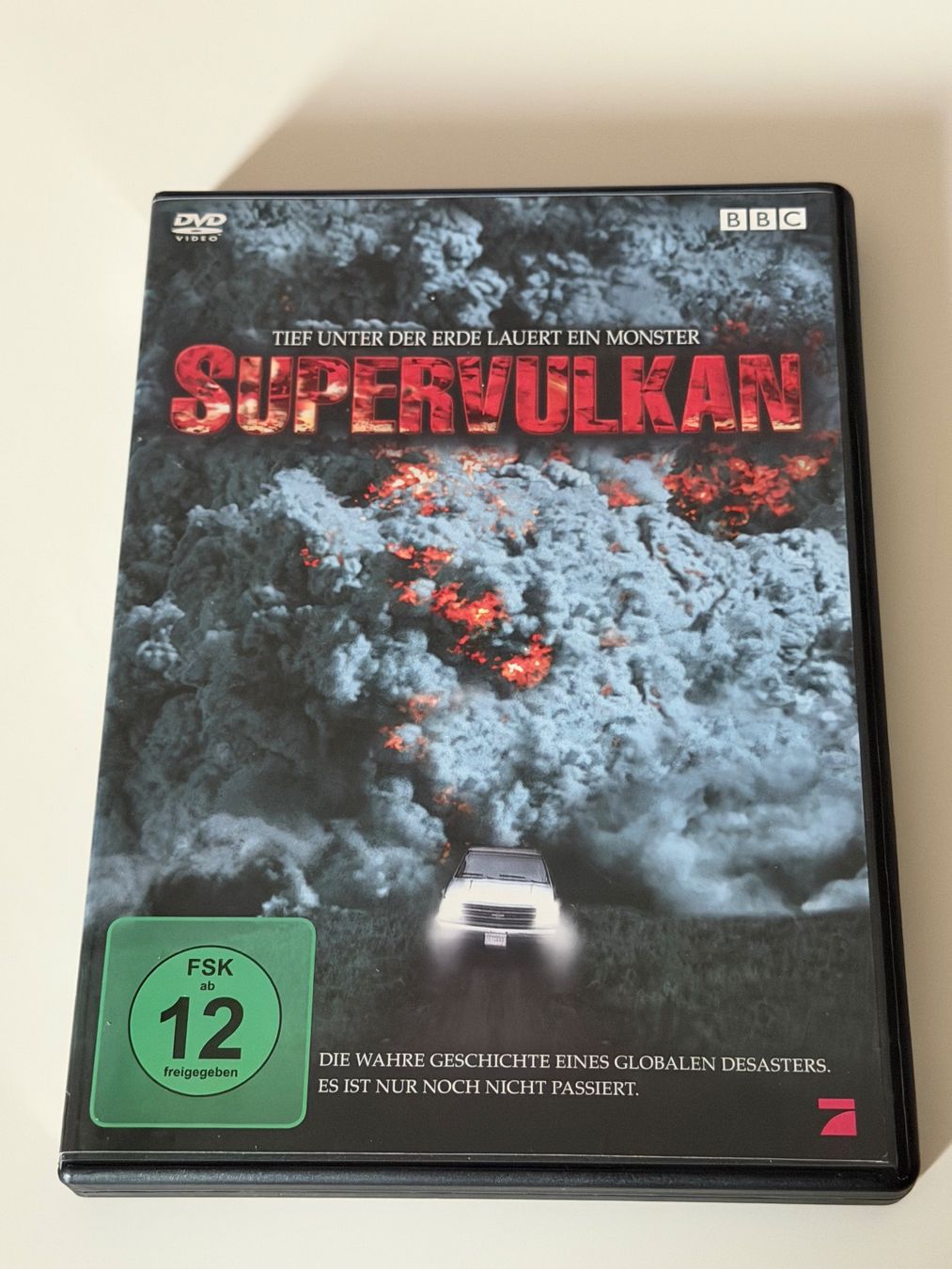 Tutti i DVDs: DVD Supervulkan Tief unter der Erde lauert ein Monster – Usato da Altstätten SG venduto da sheamus