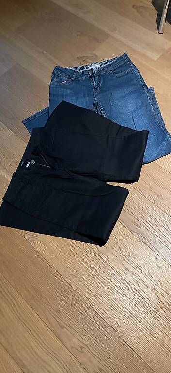 Jeans: 2 Jeans  – Gebraucht aus Chur von angelika_s
