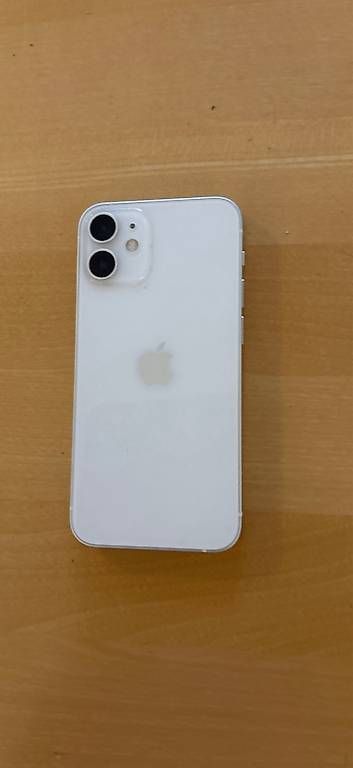 Telefoni cellulari / Smartphones: I Phone 12 – Usato da Schenkon venduto da Carmela81