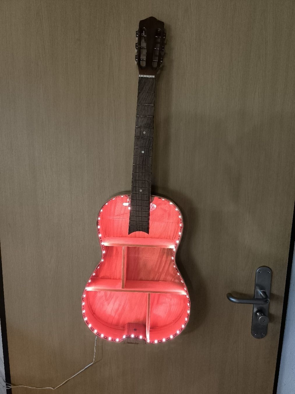 Scaffali: Gitarrenregal Selfmade – Usato da Konolfingen venduto da dom_t6m6
