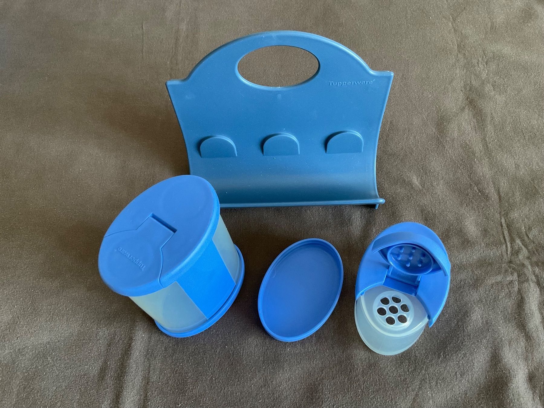 Tupperware Contenitori & Simili: Set, Gewürzstreuer, Tupperware, 9-teilig, NEU – Nuovo (secondo la descrizione) da Regensdorf venduto da Polo101 1