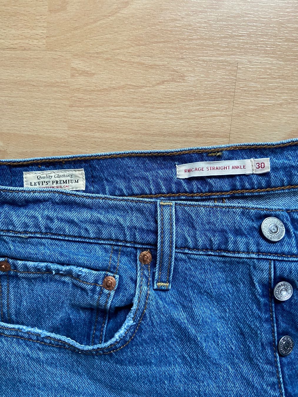 Levi's Jeans: Neue Levis Ribcage Straight Ankle 30/29 – Nuovo (secondo la descrizione) da Bern venduto da ele_l5hd 2