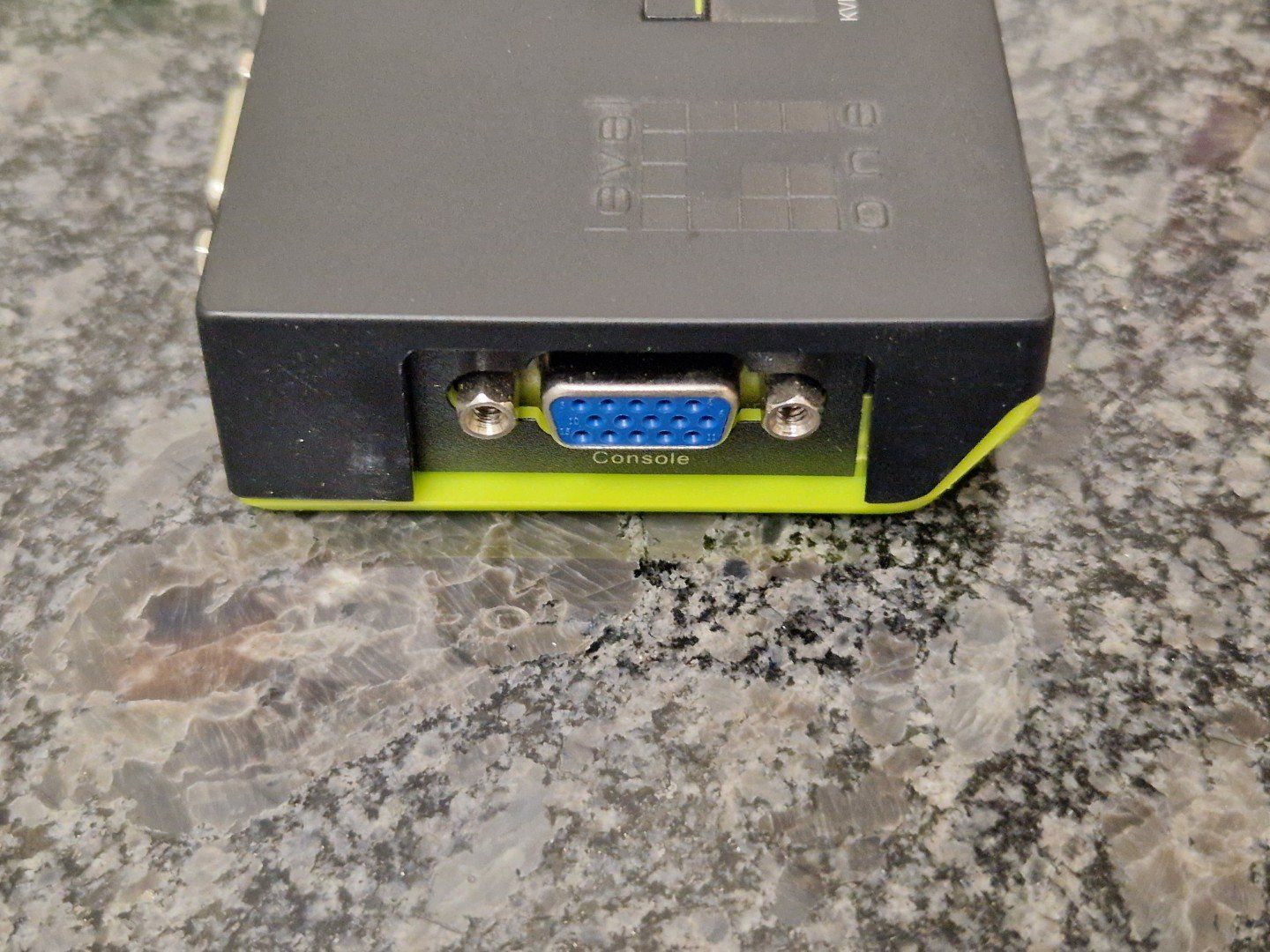 Hub & Switch: LevelOne KVM-0222 2-Port USB KVM Switch – Usato da Au ZH venduto da myamisumi 7