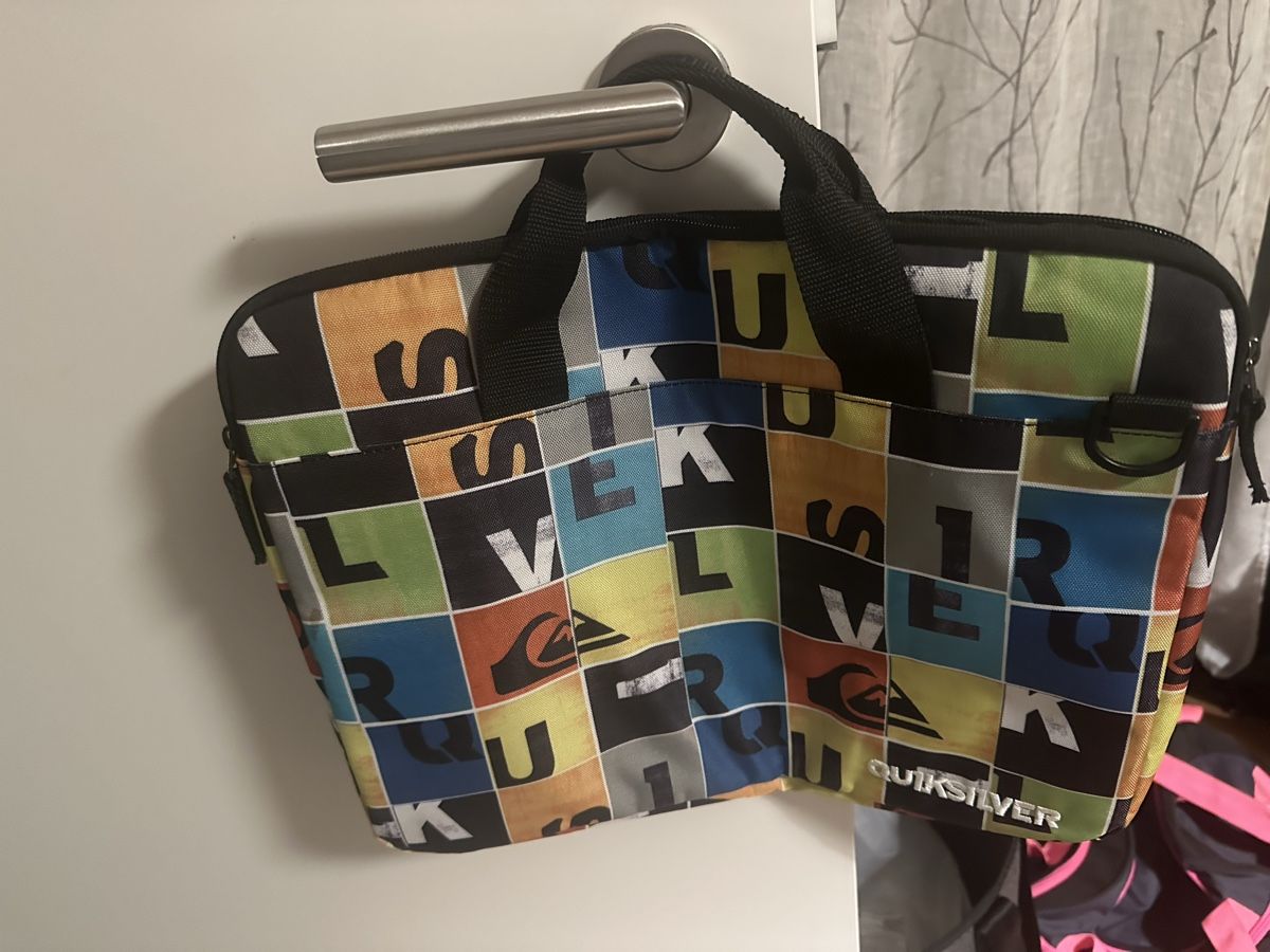 Quiksilver Sacs: Quiksilver Bag Laptop Bag Pattern – D'occasion à Dietlikon par DimitraS