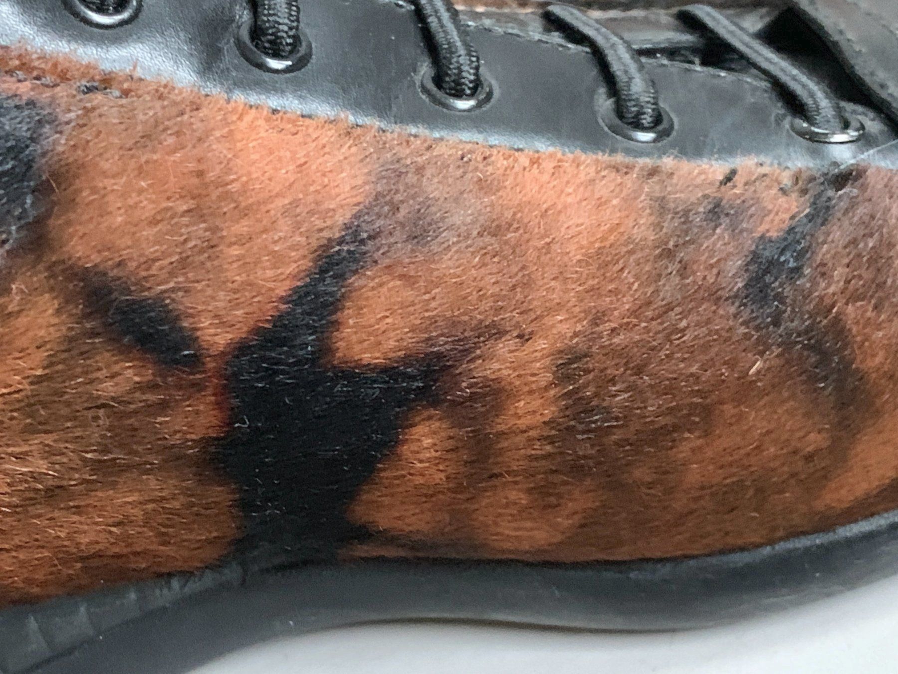 Stuart Weitzman Scarpe da donna: Sneakers mit Kunstfell - STUART WEITZMANN, Gr.36 – Usato da Birsfelden venduto da Emporio82 7