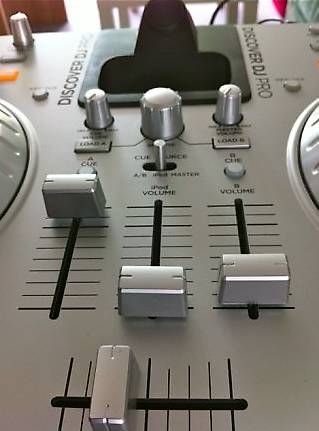 Console di mixaggio: I O N > DISCOVER DJ PRO > MIT VIRTUAL DJ SOFTWARE – Usato da Sarnen venduto da rem_l7bp 3