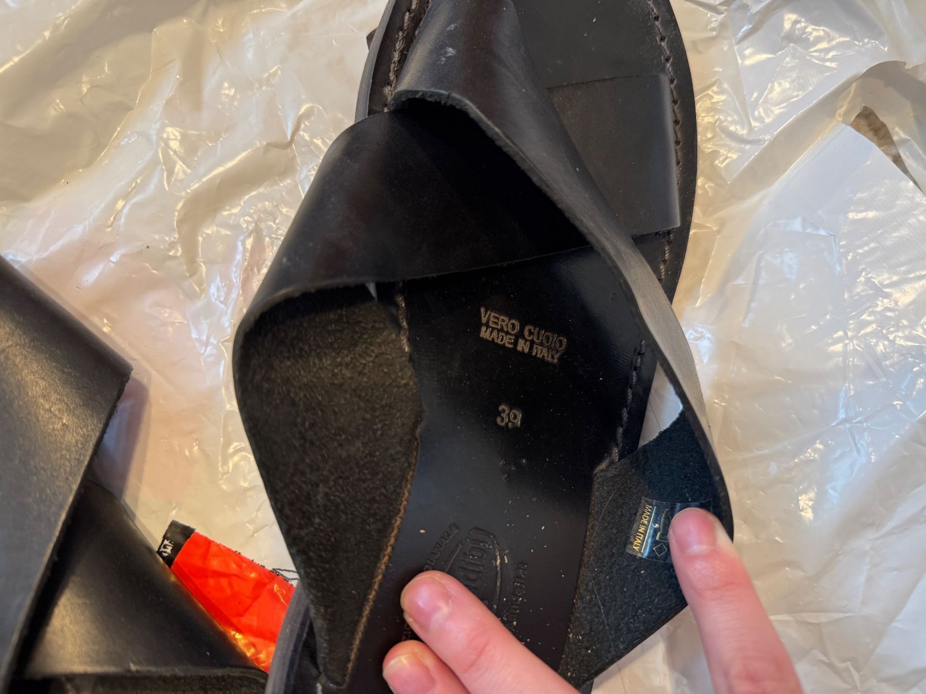 Scarpe da uomo: Crossed leather sandals – Usato da Fribourg venduto da mariedw 1