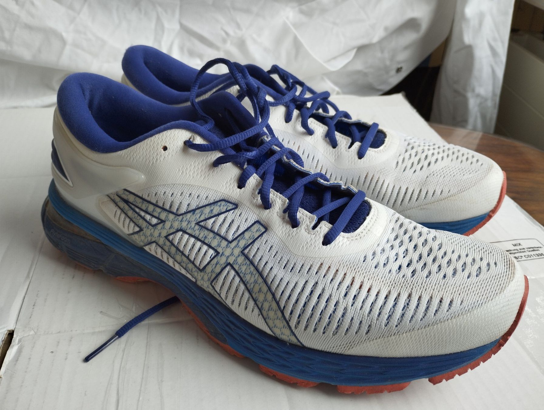 Asics Scarpe da uomo: Asics 46 Gel-Kayano 25 – Usato da Oberwil BL venduto da suaku
