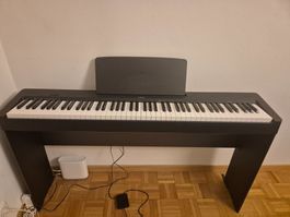 Piano Yamaha P-145