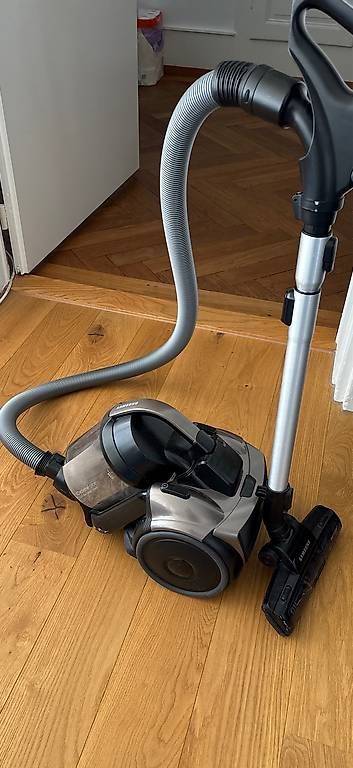 Samsung Aspirapolveri & Accessori: Samsung VC5100K Staubsauger – Usato da Ostermundigen venduto da EdBourne