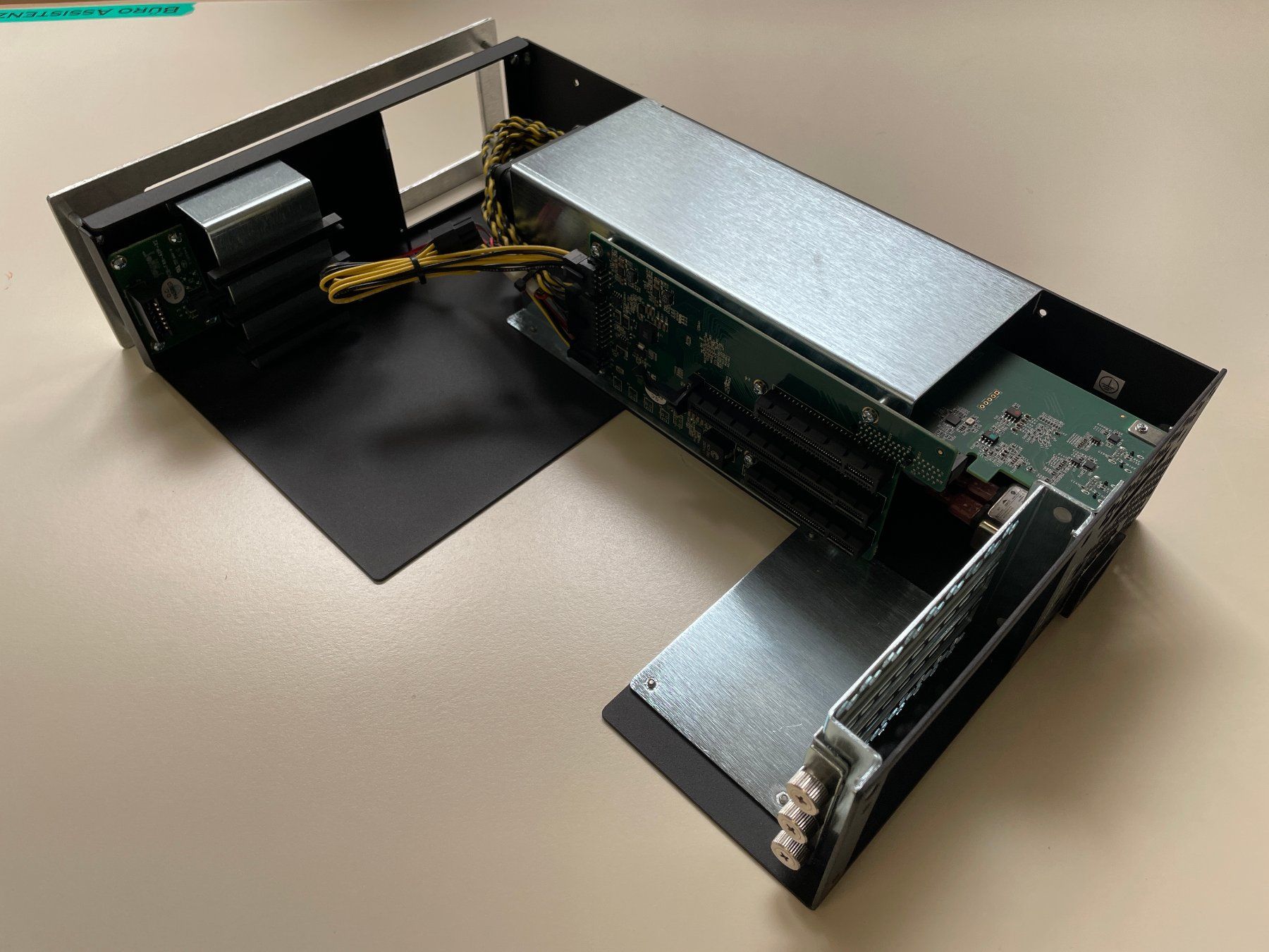 Gehäuse: Sonnet xMac Pro Server – Gebraucht aus Glarus von Guncra 3