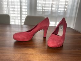 Lachsfarbene Wildleder-Pumps von Clarks, Gr. UK 9 /EUR 43