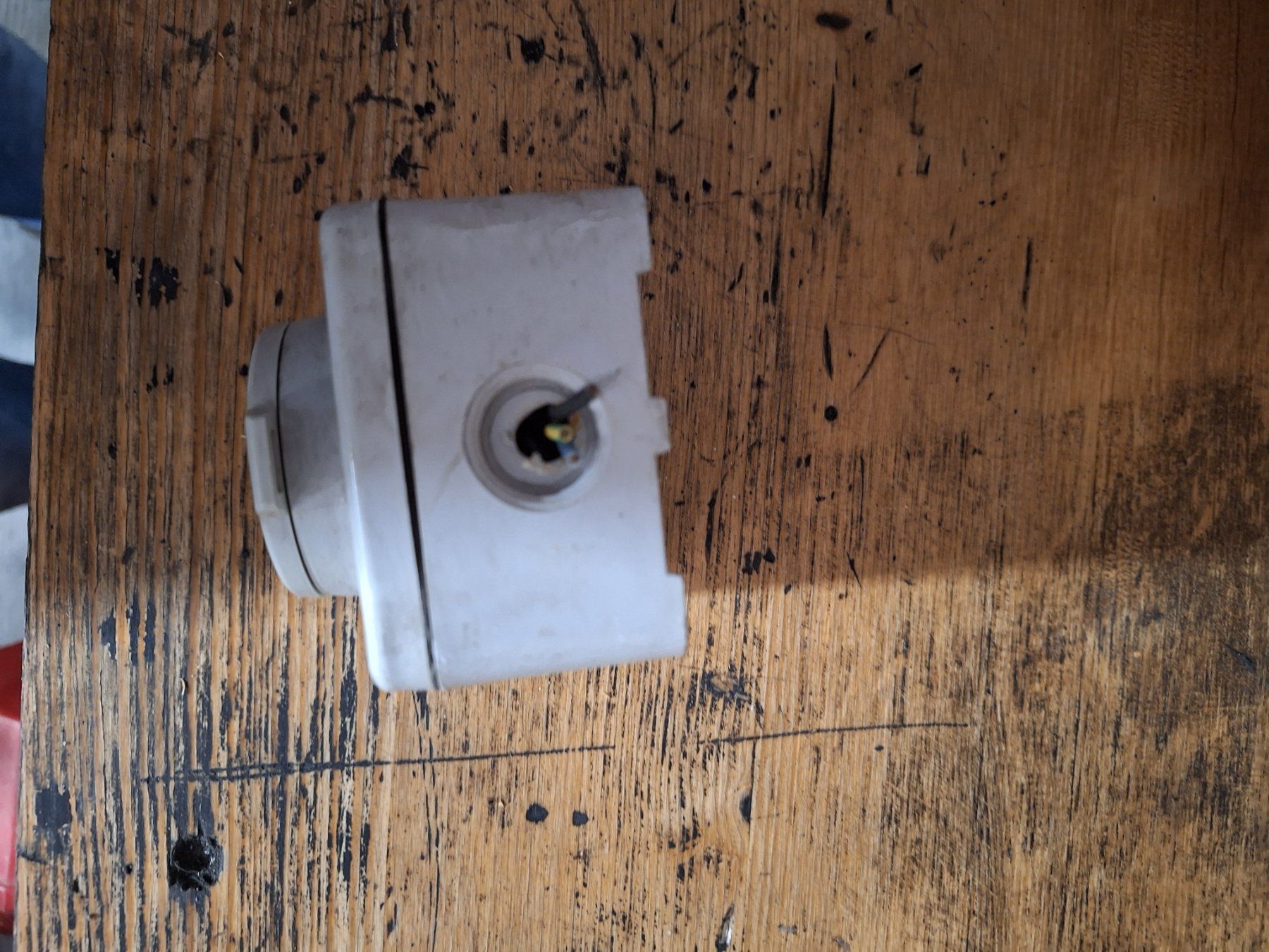 Spine: Steckdose Aufputz IP55 mit Klappdeckel gebraucht – Usato da Recherswil venduto da Toby.sk55 3