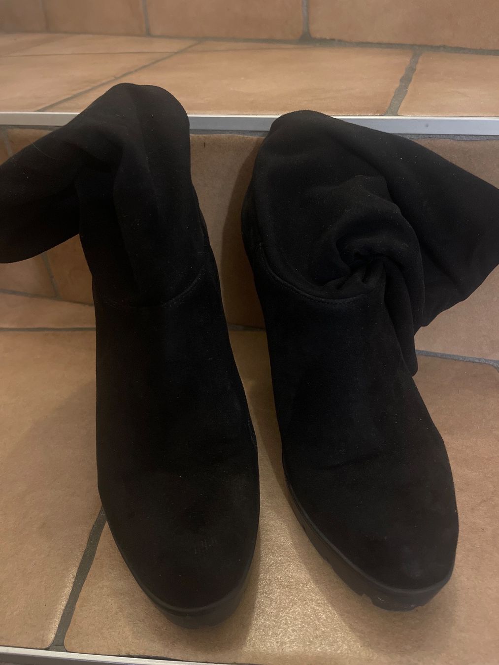 Scarpe da donna: Stivale nero con tacco – Usato da Rancate venduto da Waly__ 1