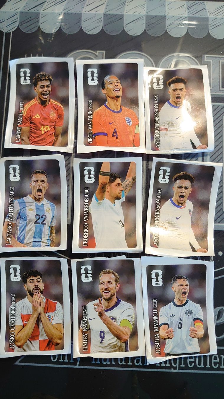 Autocollants: Fussball Sticker Set Weltmeisterschaft 2026 – Neuf avec emballage d'origine à Oberbüren par cas_hnn7