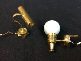 Vintage Puppenhaus 1 Wand + 1 Tischlampe