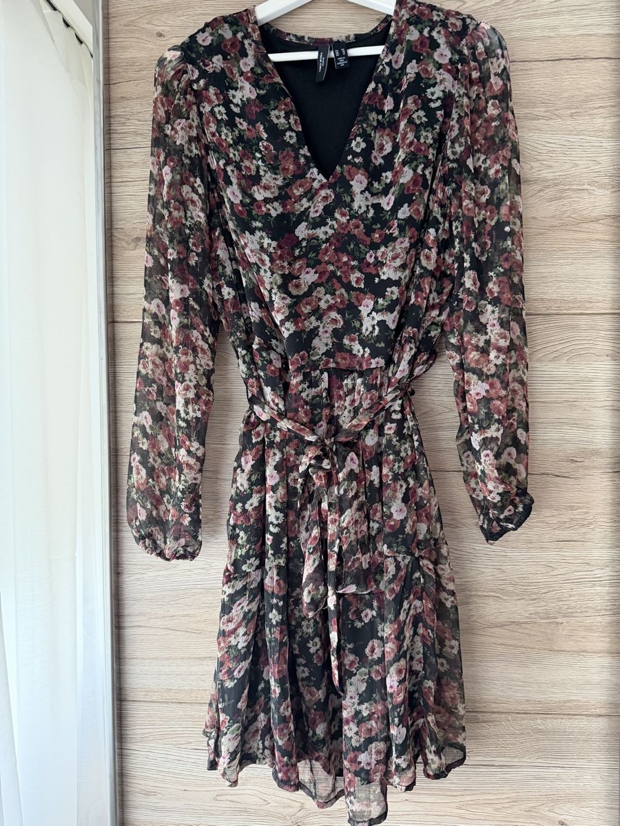 Vero Moda Kleider: Vero Moda Curve Kleid, Gr. 44, Blumenmuster – Neu (gemäss Beschreibung) aus Au ZH von FMRF