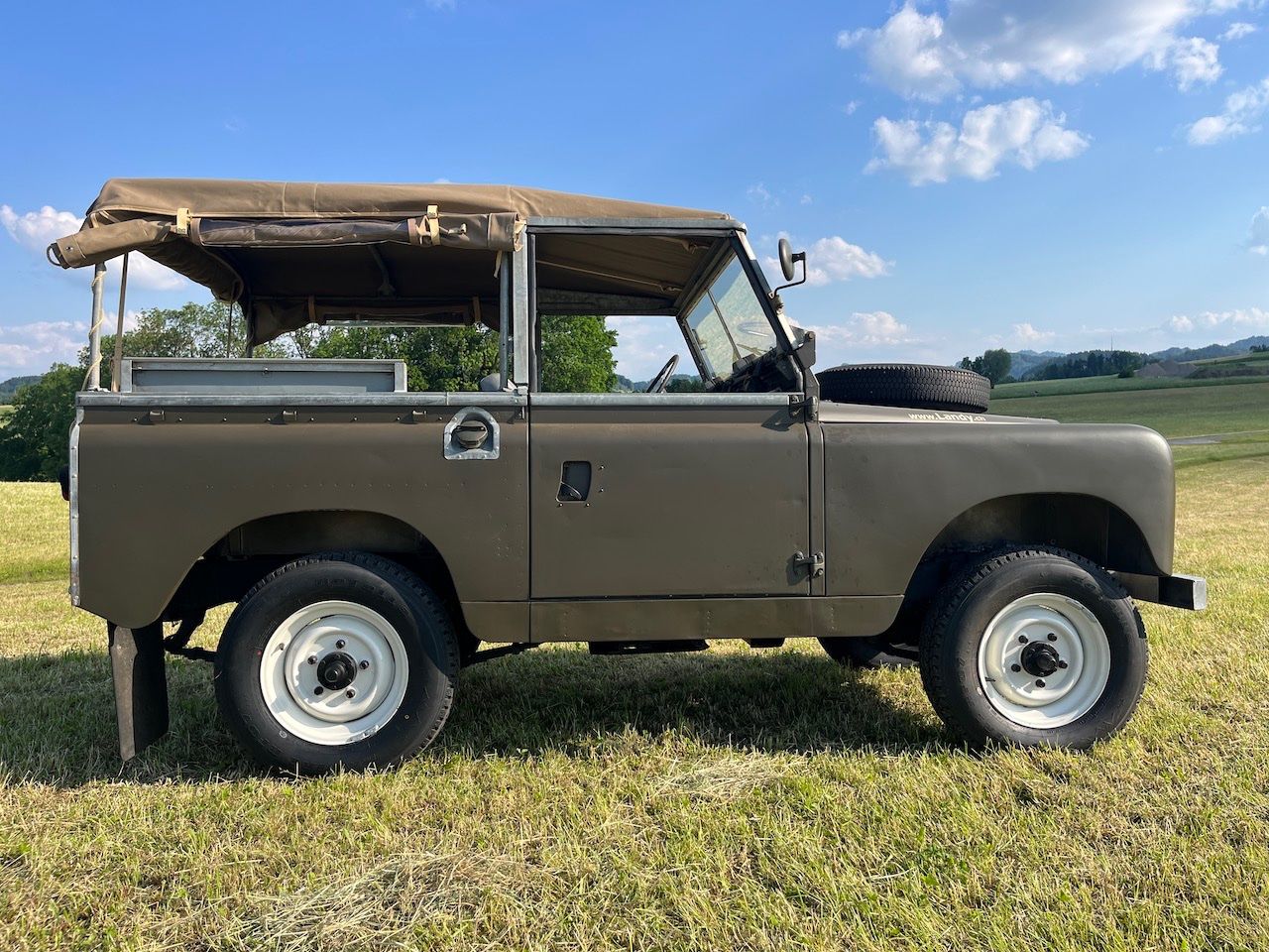 Land Rover Automobili: Land Rover 88 Serie 2A – Usato da Sirnach venduto da MaechlerAutomobile 4