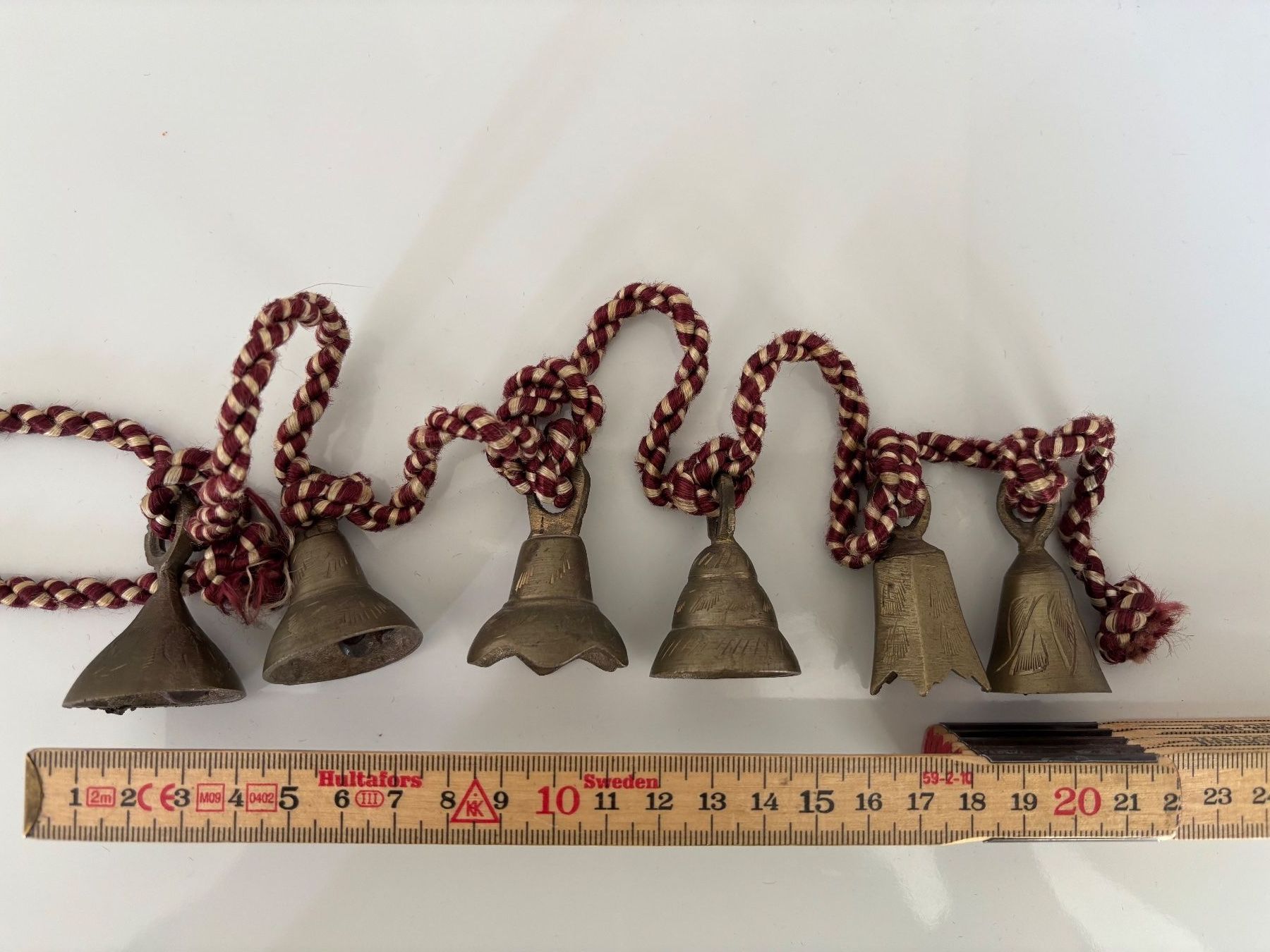 Campanacci mucche: 6 Vintage Antike Indische Messingglocken – Usato da Horgen venduto da uge_pd5p 2