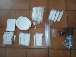 Plastik Geschirr restbestand