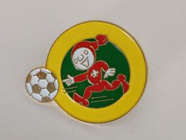 Pin Fussball mit Maskottchen Schweiz - Box 27
