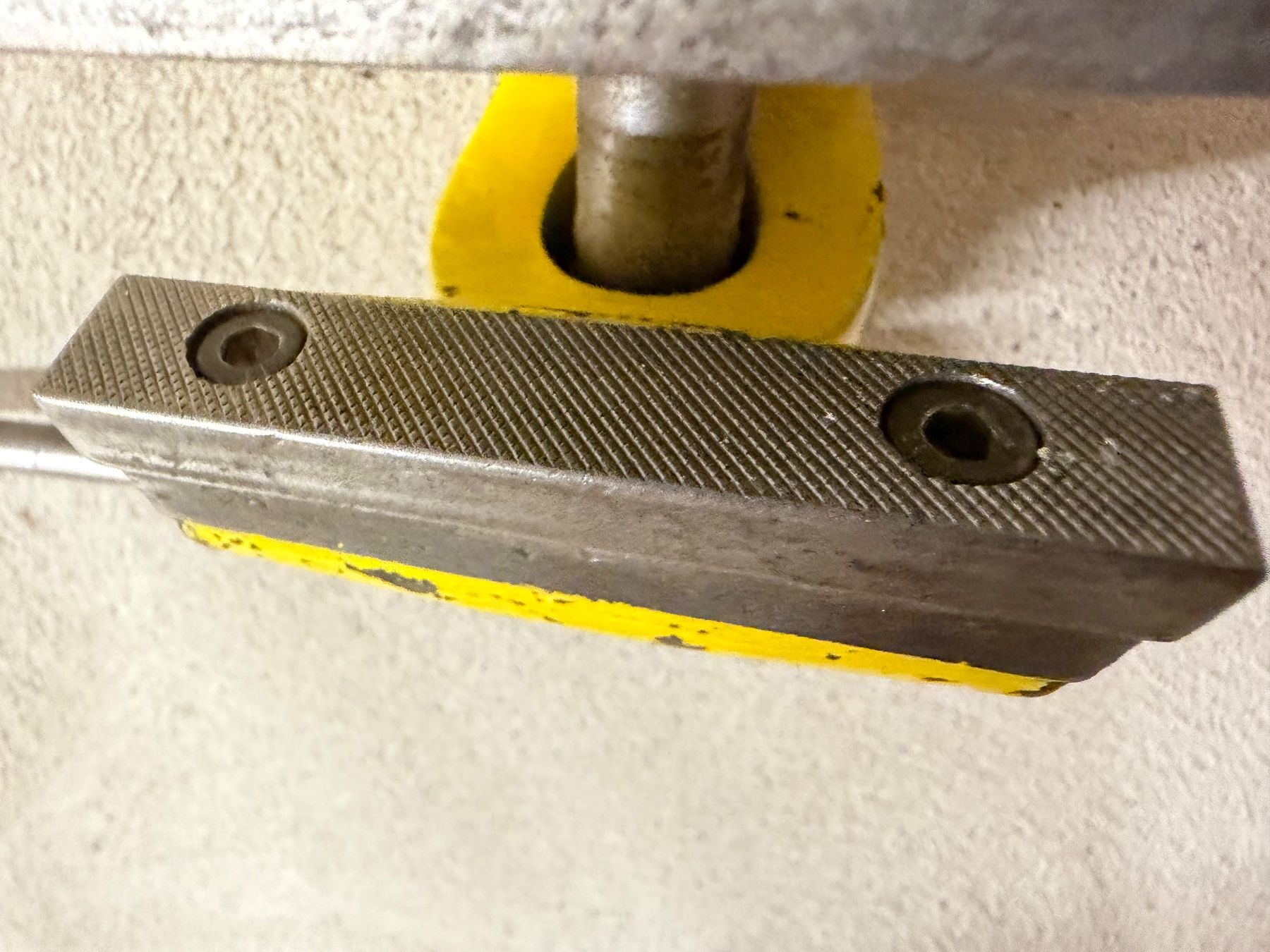 Gressel Tutti gli attrezzi: Gressel Elektrosulzer Schraubstock mit Holzblock gelb – Usato da Zürich venduto da sne.swiss 6