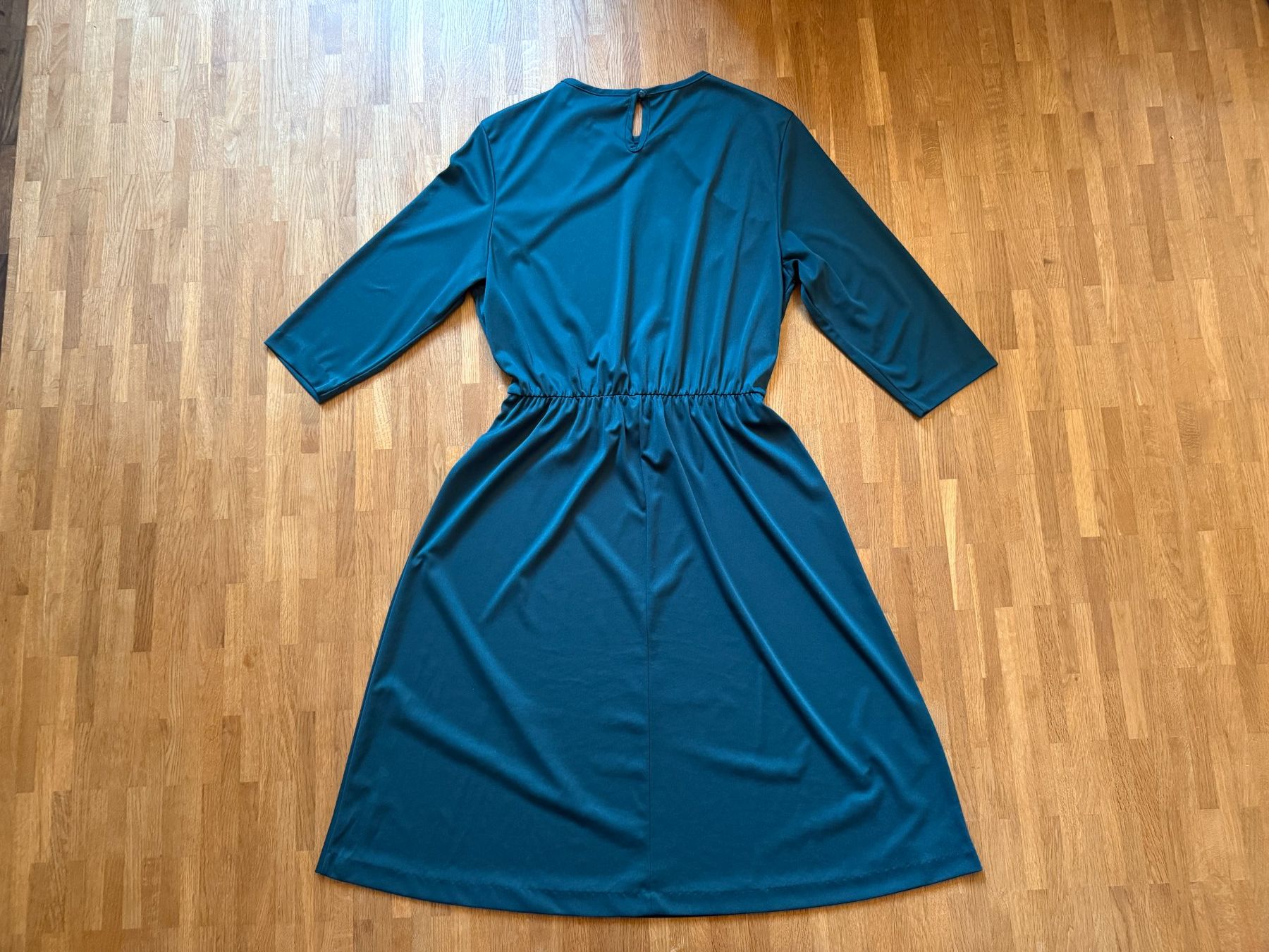 Vestiti: Schönes grünes Vintage-Kleid – Usato da Winterthur venduto da Bahareeba 3