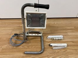 Halogen Scheinwerfer mit 2 Stk. Ersatzlampen