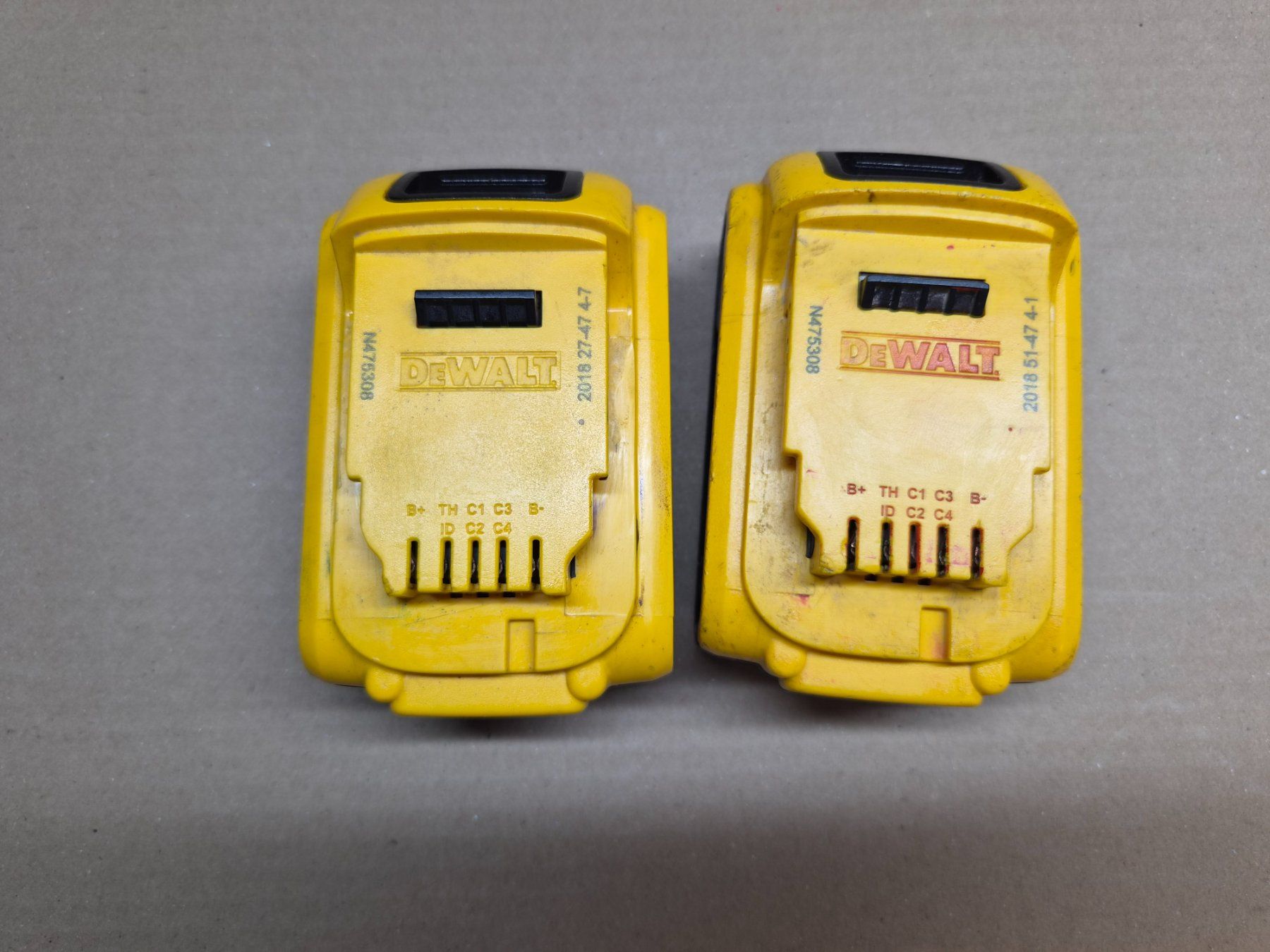 Dewalt Akkus: 2 DeWALT Akkus 18V 5 Ah Gebraucht – Gebraucht aus Reutigen von beore 5