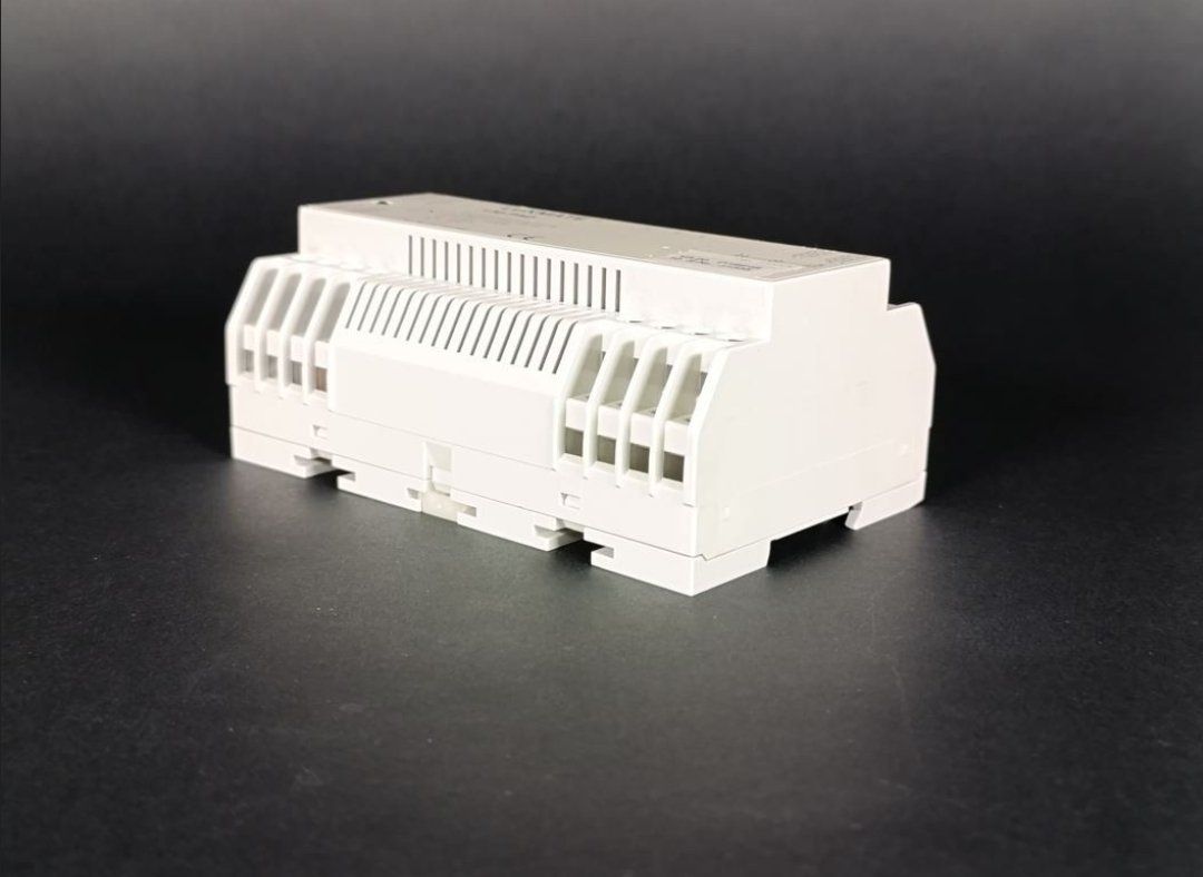 Componenti elettronici: ZUMTOBEL LUXMATE LM-PAD – Usato da Thielle venduto da urs_8lzn 1