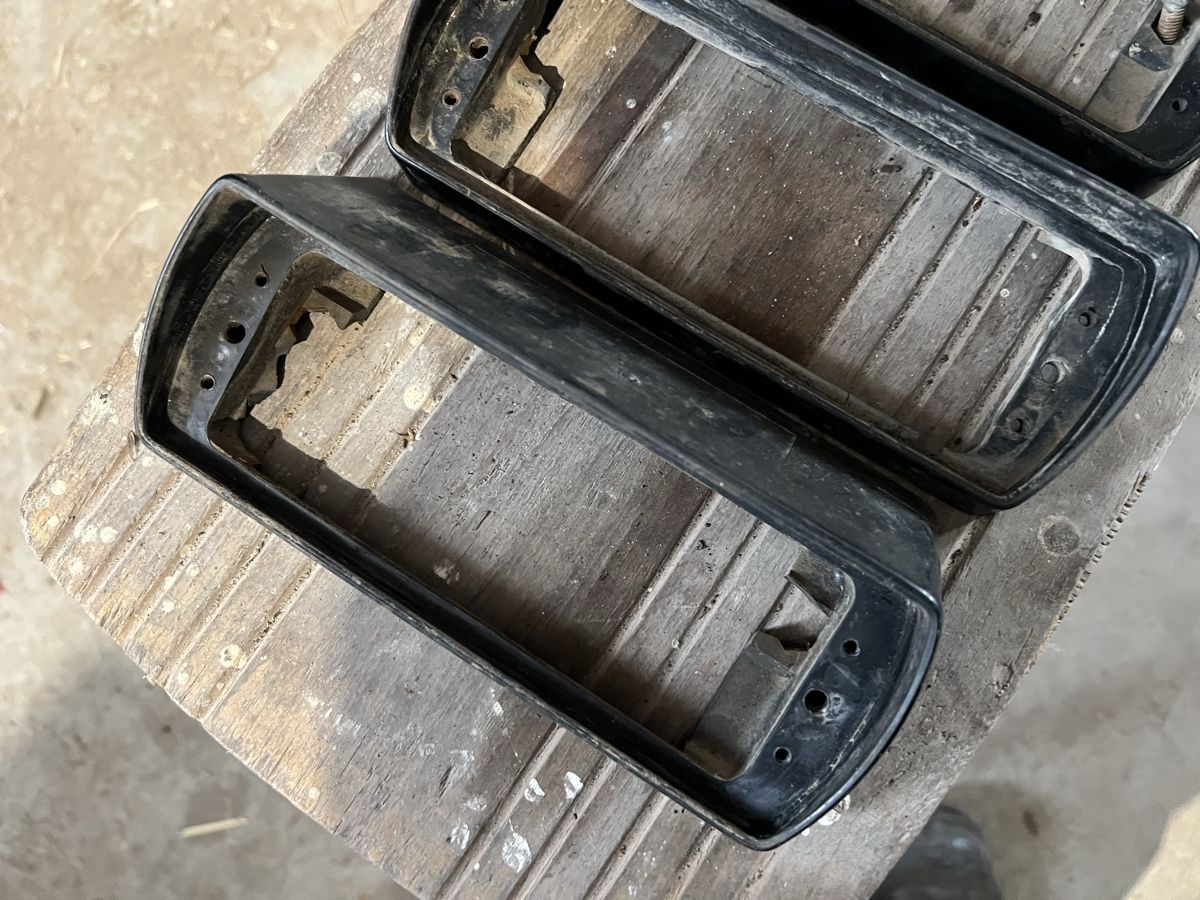 Bührer Trattori: Hella Lampensockel Bührer  – Difettoso da Neuendorf venduto da H_Tech 3