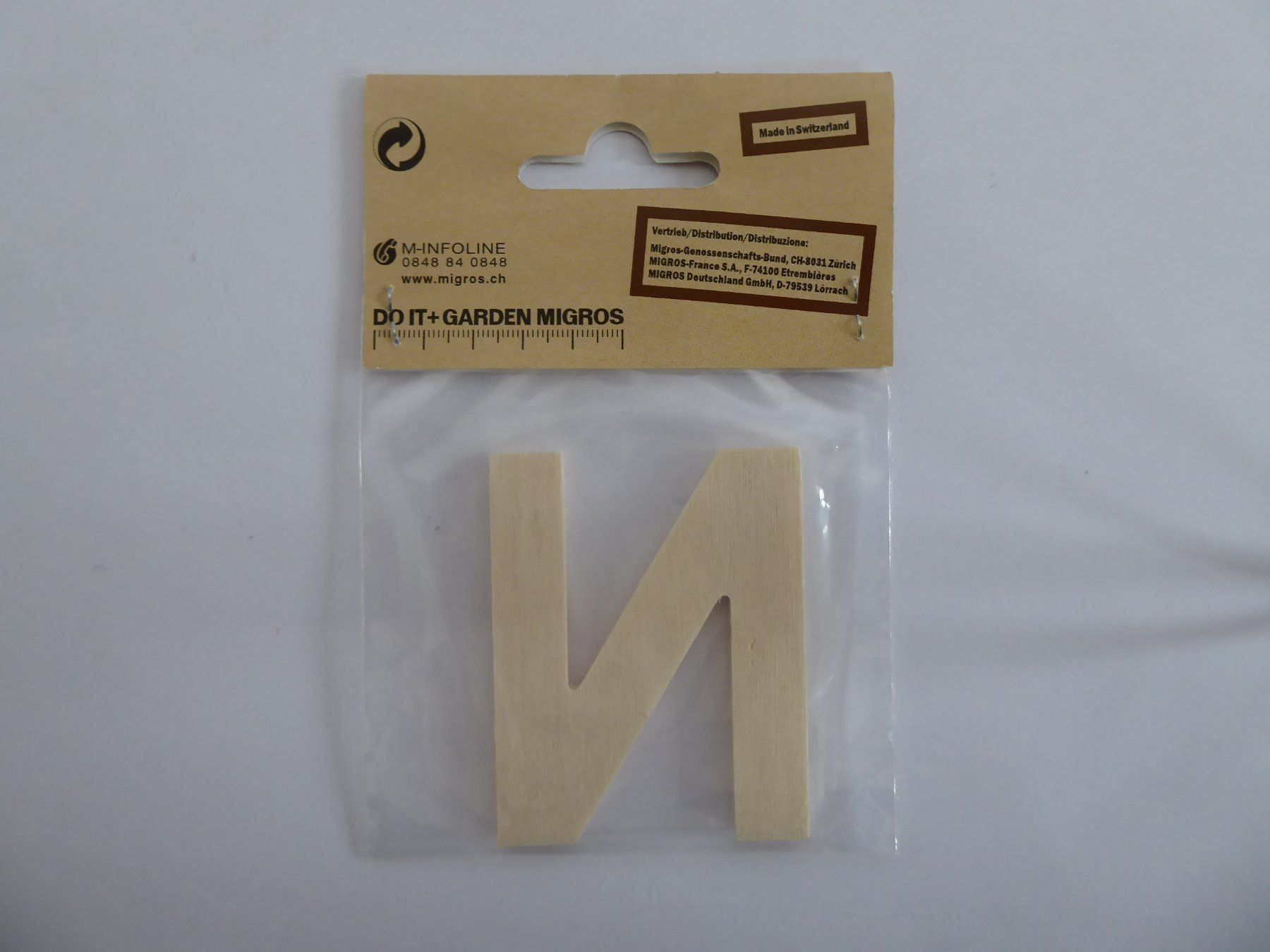 Articoli in legno: Fünf Holzbuchstaben N, I, V, E, A, neu – Nuovo e nell'imballaggio originale da Turbenthal venduto da Panau 1