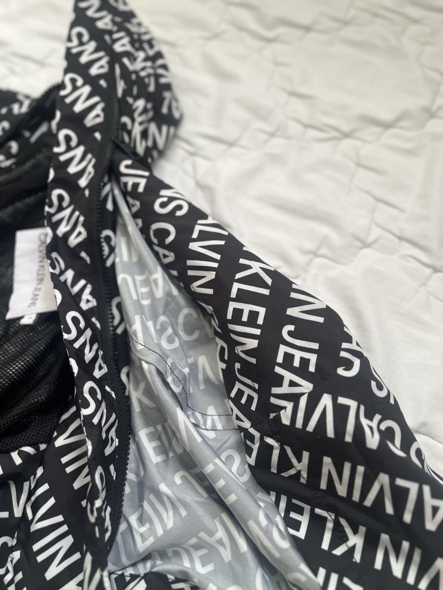 Calvin Klein Giacche: Calvin Klein Jeans Damen Windjacke  Gr. S – Nuovo (secondo la descrizione) da Hombrechtikon venduto da en_7654 5