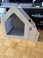 Maison pour chat neuve avec 2 gamelles , griffoir