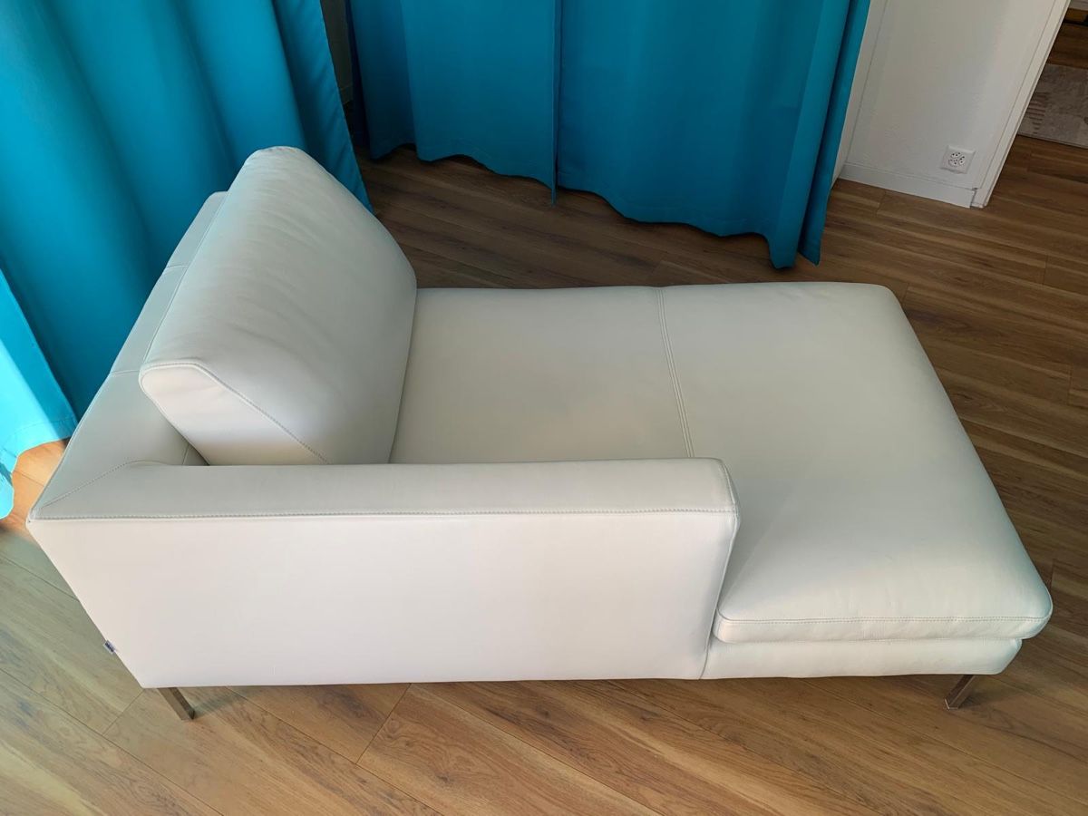 Sedie a sdraio: Méridienne blanche en cuir – Nuovo (secondo la descrizione) da La Tour-de-Peilz venduto da flo_m27g