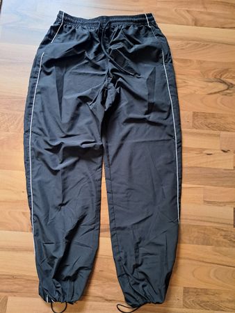Leichte Trainingshose schwarz  Grösse M gebrauch