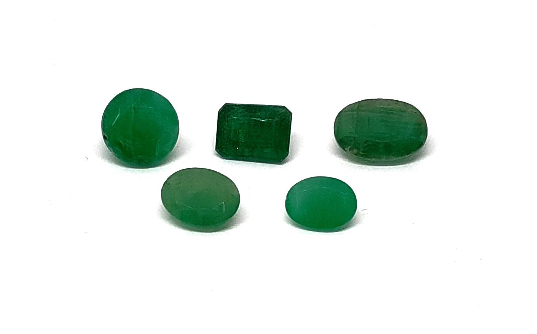 Edelsteine: 5x émeraudes 10.10 ct - CERTIFICAT 700.- Fr – Neu (gemäss Beschreibung) aus Grimisuat von Valgem
