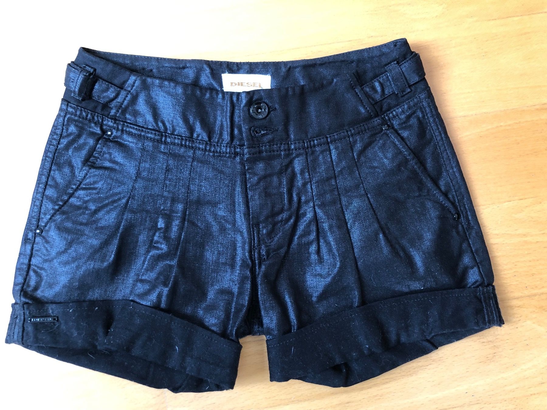 Diesel Hosen: DIESEL kurze Hose LP - CHF 180.- – Gebraucht aus Buchs-ZH von rivella55 1