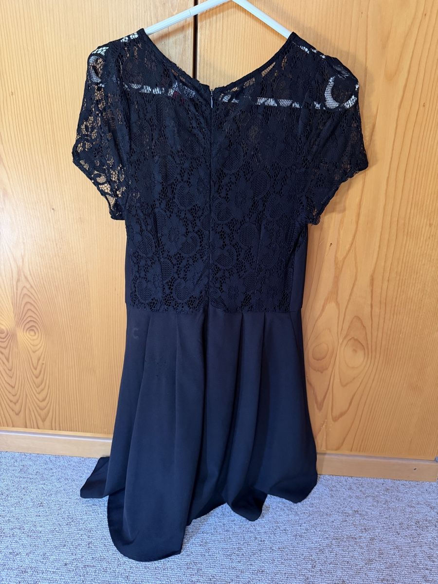 Vestiti: Robe noire à dentelle – Usato da Founex venduto da Hyrienne 1