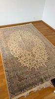 Tapis persan Qom, env. 200 × 300 cm, soie / nouage très fin.