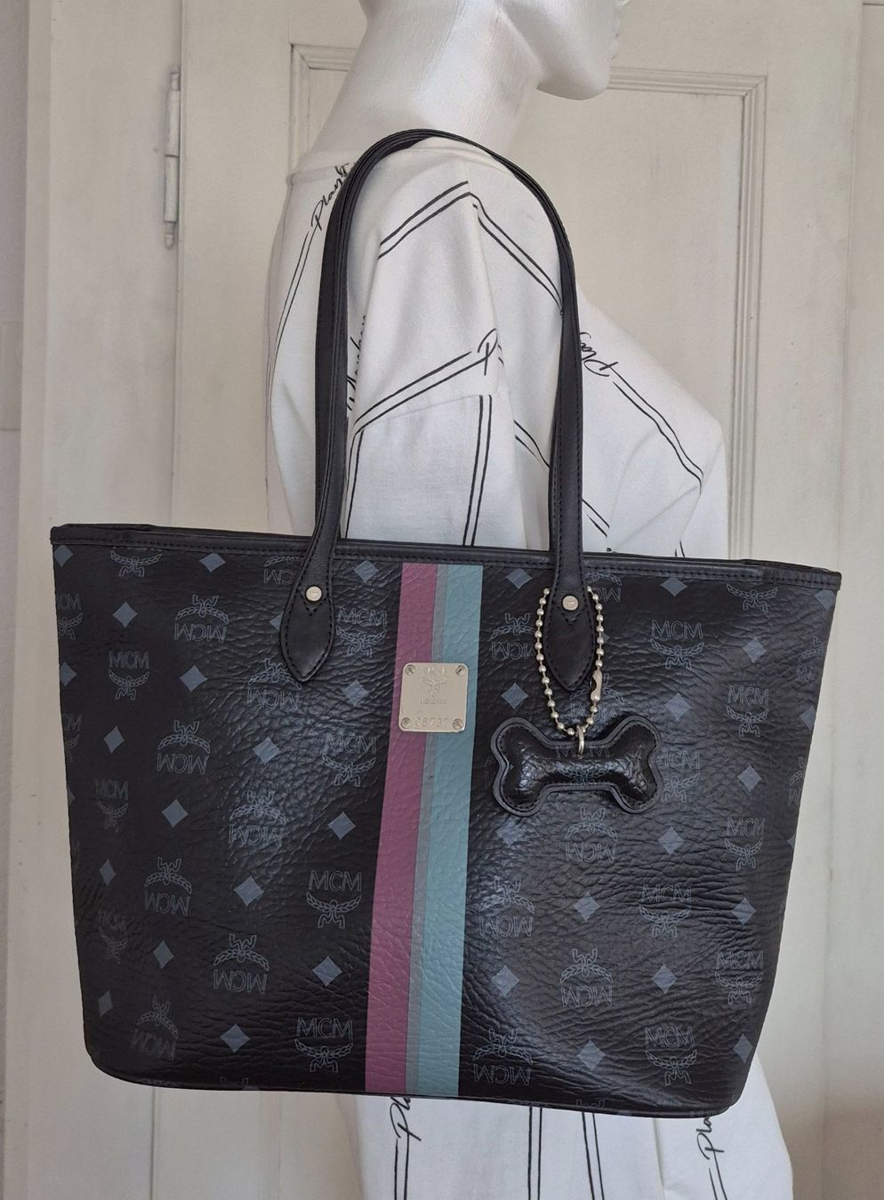 Mcm Borse da donna: MCM Shopper Size S, inkl. Dogbone-Anhänger – Usato da Dottikon venduto da Pega7