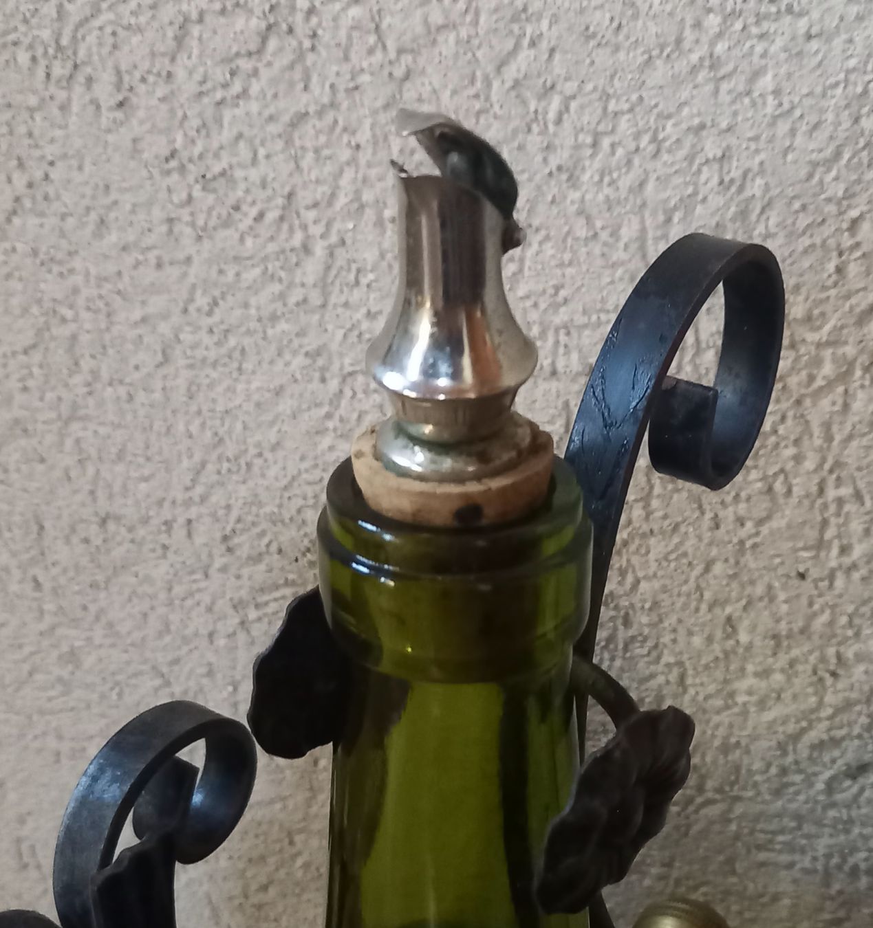 Portabottiglie: Schmiedeisen-Gestell mit Schnapsflasche; 3lt – Usato da Marbach LU venduto da Ilrebo 5